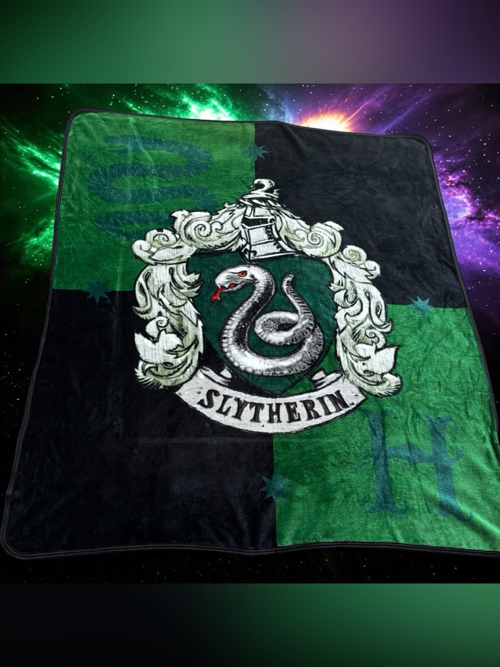 Harry Potter Slytherin House Crest Silky Touch Fleece Throw Blanket Iconic Green